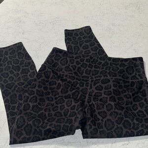 MOVE THEOLOGY dark grey cheeta leopard super soft leggings